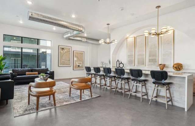 Sorella Gallery 4