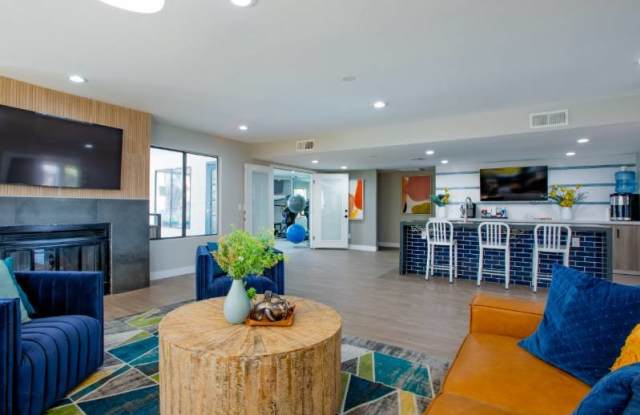 Portola on Glendale Gallery 4