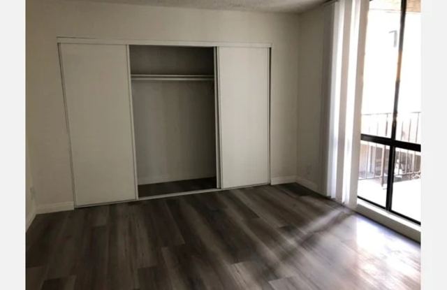 515 S. La Fayette Park Pl. Gallery 3