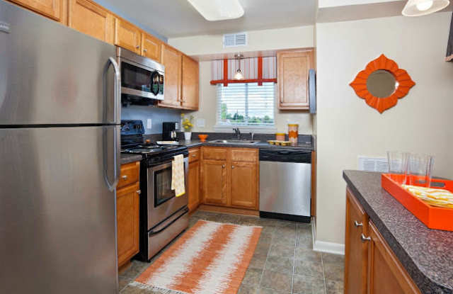 Lakeshore at Hampton Center photos photos
