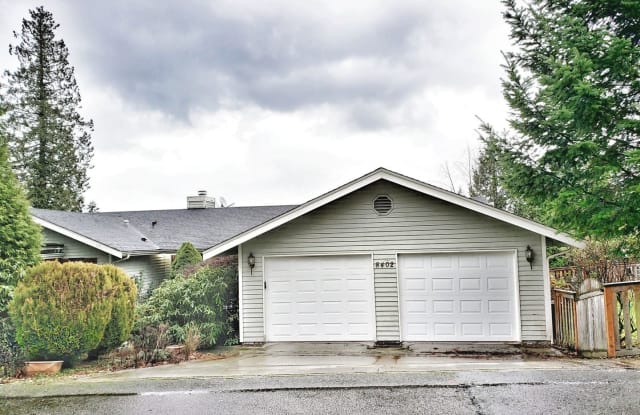8402 140th Ave NE - 8402 140th Avenue Northeast, Redmond, WA 98052