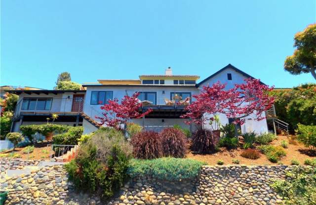 1030 Temple Hills Drive Gallery 2