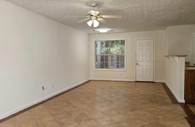 Beautiful 3 bedroom, 2 bath ranch home in Rex Gallery 3