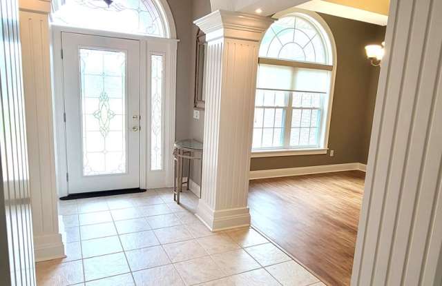 Lynn Haven! Custom Built Brick Home! 4 bedroom 2.5 Bath 2 Car Garage Gallery 3
