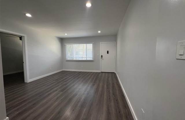 2727 Abbot Kinney Apartments, Venice CA Gallery 2