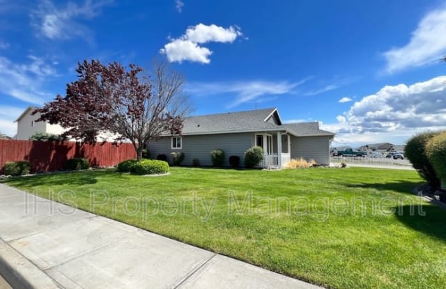 4507 Campolina Ln. - 4507 Campolina Lane, Pasco, WA 99301