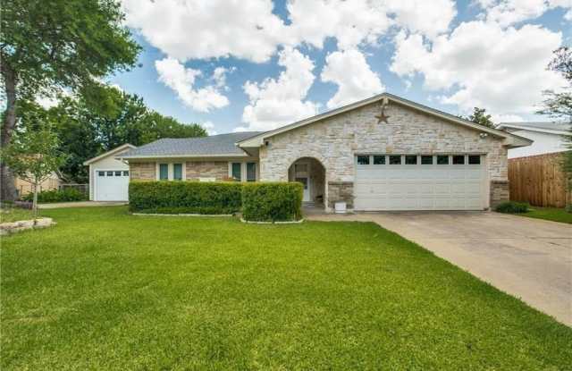 906 Smokey Court - 906 Smokey Court, Arlington, TX 76014