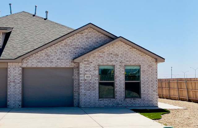 2102 N Ave K photos photos