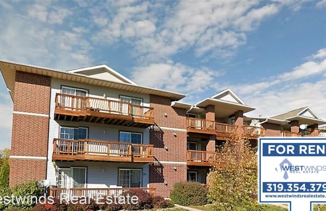 514 West Side Drive - 514 Westside Dr, Iowa City, IA 52246