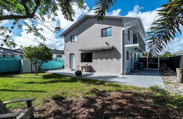 2729 SW 67th Ave - 2729 Southwest 67th Avenue, Coral Terrace, FL 33155
