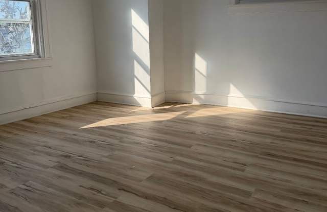 5262 East Roosevelt Boulevard Gallery 3
