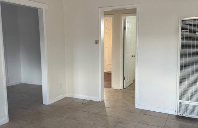 Up hill property, nice 3bed/1bath - 636 3/4 South Bonnie Beach Place, East Los Angeles, CA 90023
