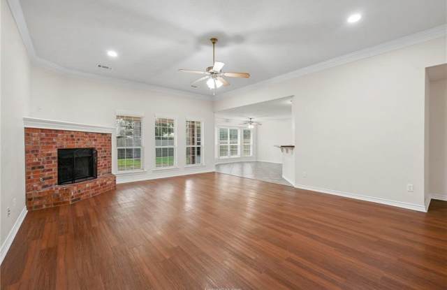 1407 Fincastle Loop Gallery 2
