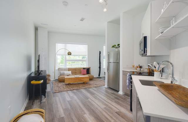 River House Apartments Gallery 3