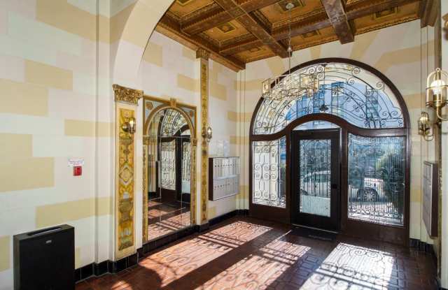 78 BUCHANAN Gallery 3