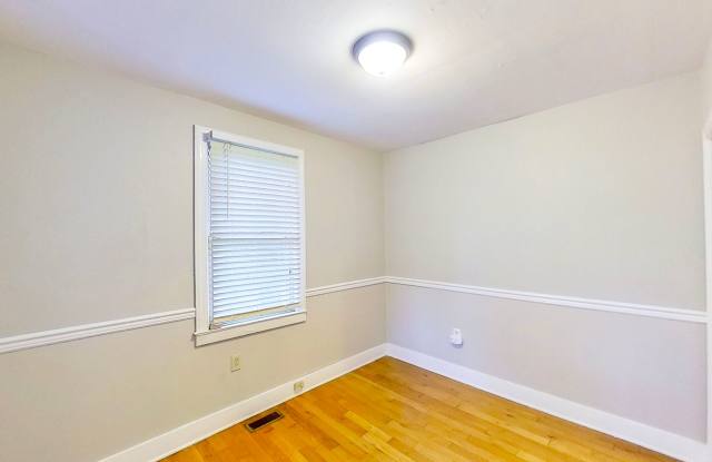 1506 Pendleton Gallery 3
