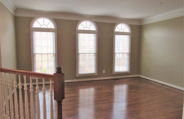 1655 HUNTING CREEK DRIVE Gallery 3