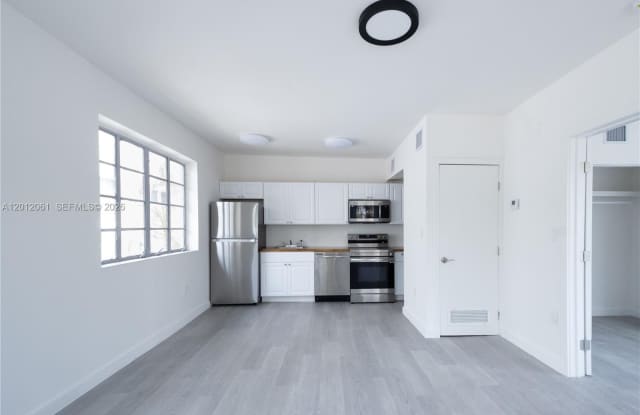 423 NE 71st St photos photos