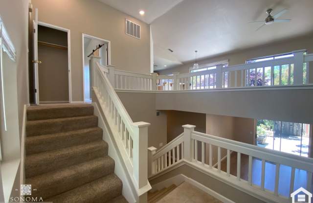 Light-Filled 3BD/2BA Home in Desirable Fryer Creek Neighborhood Gallery 4