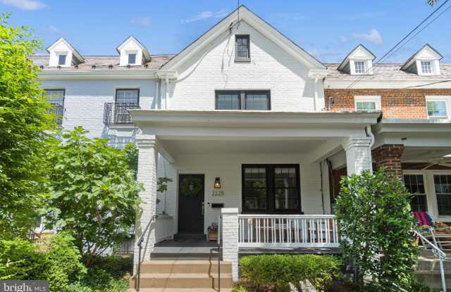 2225 39TH STREET NW - 2225 39th Street Northwest, Washington, DC 20007