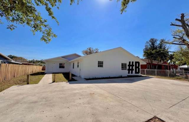 3630 SW 87th Ave photos photos