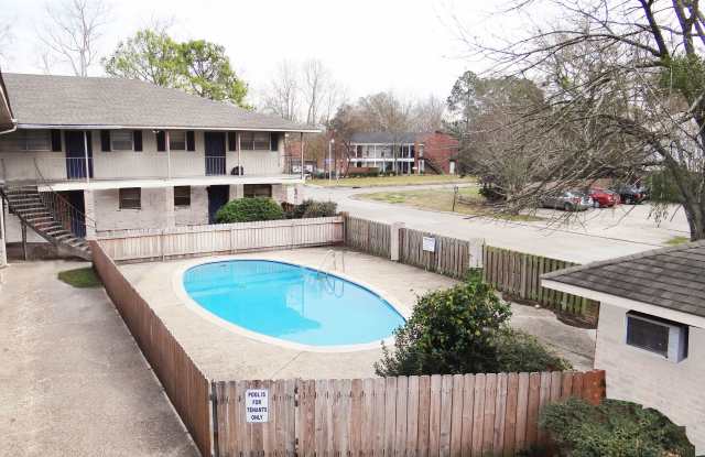 Camelot Apartments Gallery 3