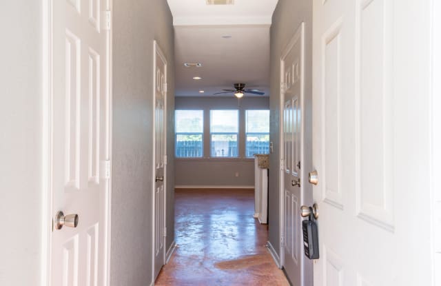 6918 Crestway Drive - 2 Gallery 2