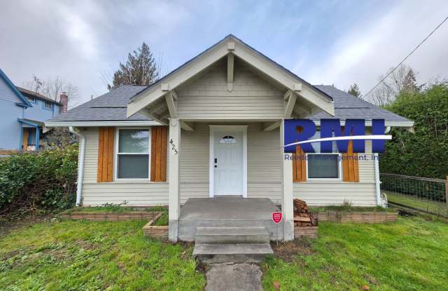 2 Bedroom Oasis - 425 South Summit Avenue, Bremerton, WA 98312