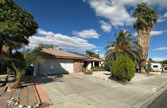 BEAUTIFUL 3 BEDROOM 2 BATHROOM SINGLE STORY FULLY FURNISHED HOME photos photos