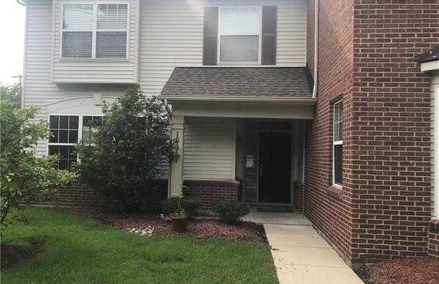 16941 HAWICK - 16941 Hawick Lane, Romulus, MI 48174