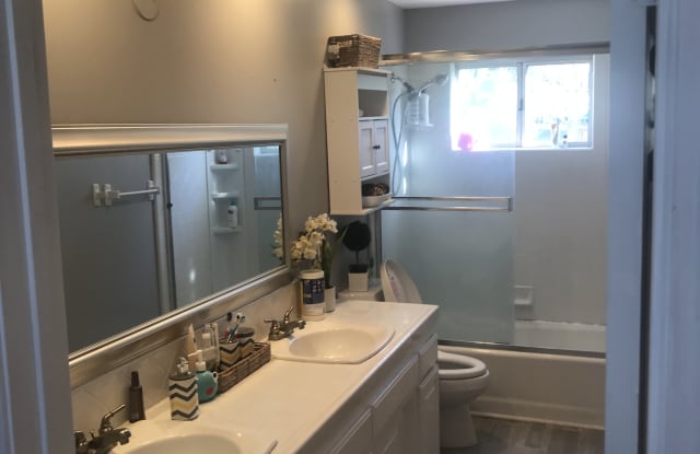 595 E Bobier Dr Gallery 2