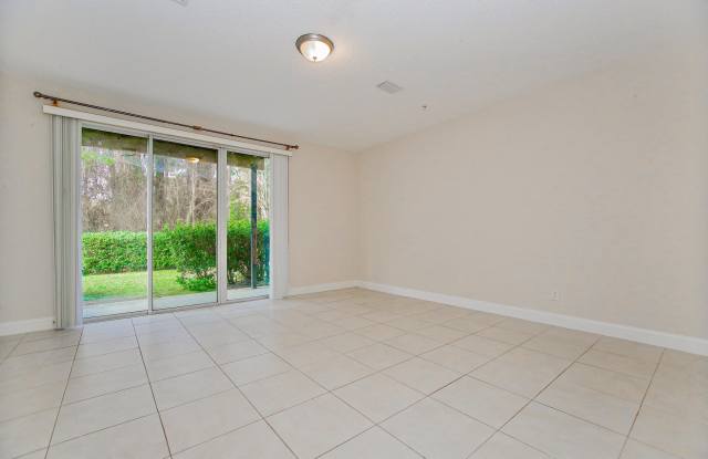 4442 ROCK CREEK Circle Gallery 4
