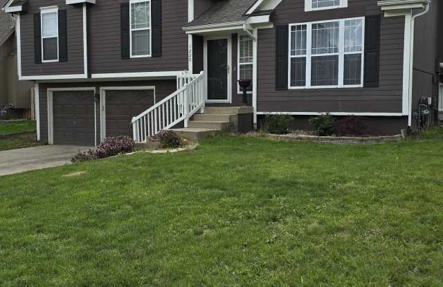 1220 Northeast Applewood Street photos photos