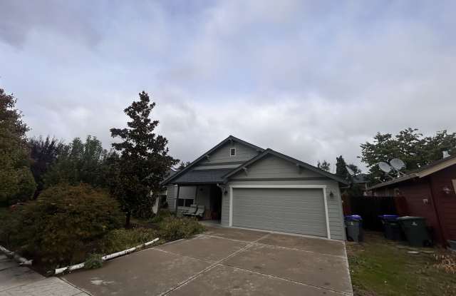 1033 Crimson Ct - 1033 Crimson Court, Talent, OR 97540