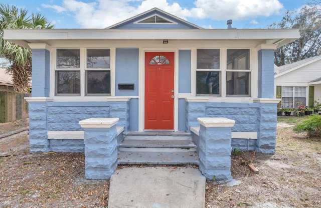 Exquisite Remodeled Retreat: 4 Bed, 1 Bath Gem in St. Petersburg photos photos