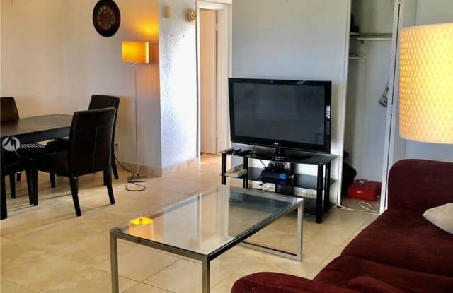 1425 E Arthur St - 1425 Arthur St, Hollywood, FL 33020