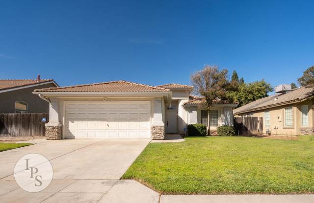 North West Fresno Home, 3BR/2BA, Built 1995 - Lots of Amenities! photos photos