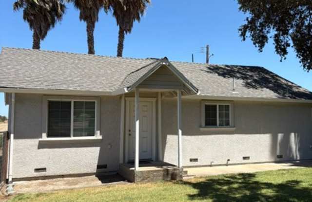 Charming 3 Bed, 1 Bath Country Home Gallery 4