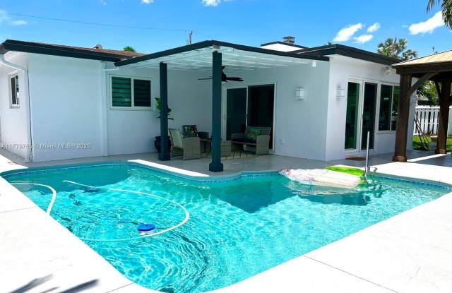 1350 SW 57th Ave photos photos
