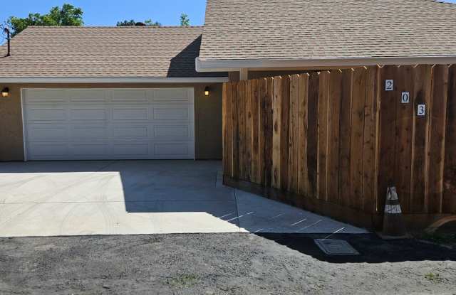 Charming 2 Bedroom Home Located in La Loma Area - 203 Camellia Way, Modesto, CA 95354