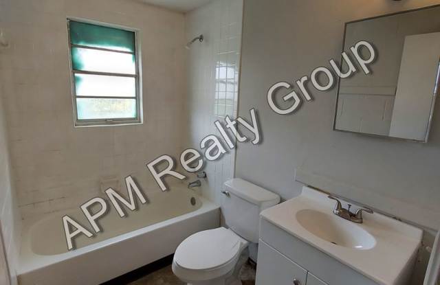 Renovated two bedroom near Harden Street photos photos