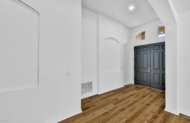 31 AMHERST PL Gallery 4