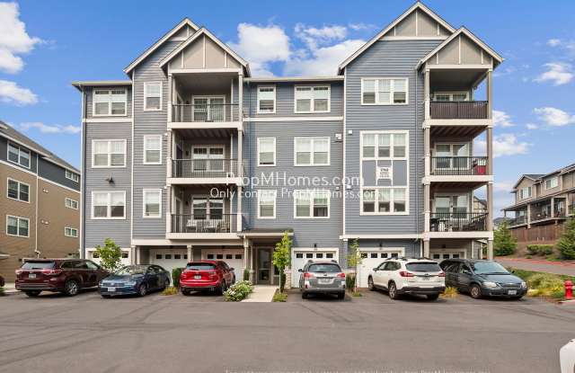 Bull Mountain 1BR Condo with Vaulted Ceilings, Covered Balcony & Pool Access! Gallery 1