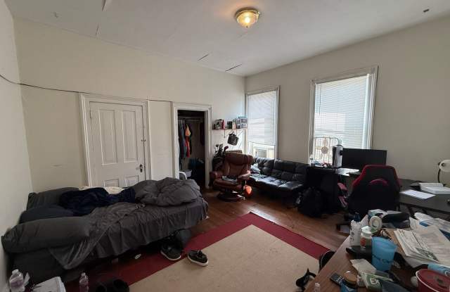 4 Bedroom on King St Gallery 4