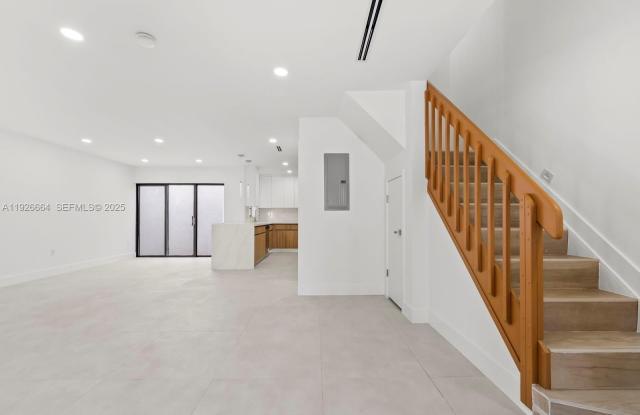 6885 NW 169th St photos photos