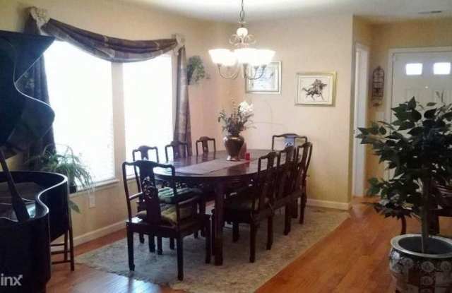 2237 Morningview Lane Gallery 4
