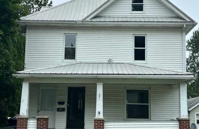 Two bedroom, upstairs duplex Gallery 1