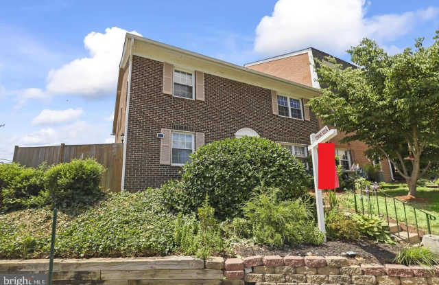 9904 HAGEL Circle Gallery 2
