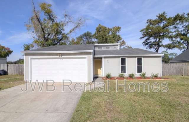 8374 Coralberry Ln - 8374 Coralberry Lane, Jacksonville, FL 32244