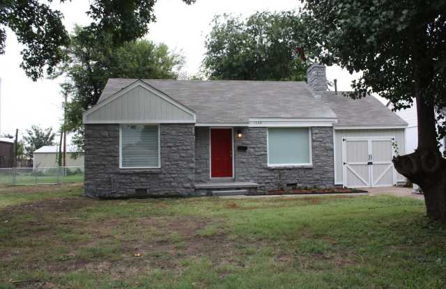 Darling 2 bed plus flex space in the heart of Brookside! Gallery 3
